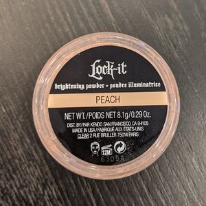 Kat Von D Lock It Brightening Powder - Peach
